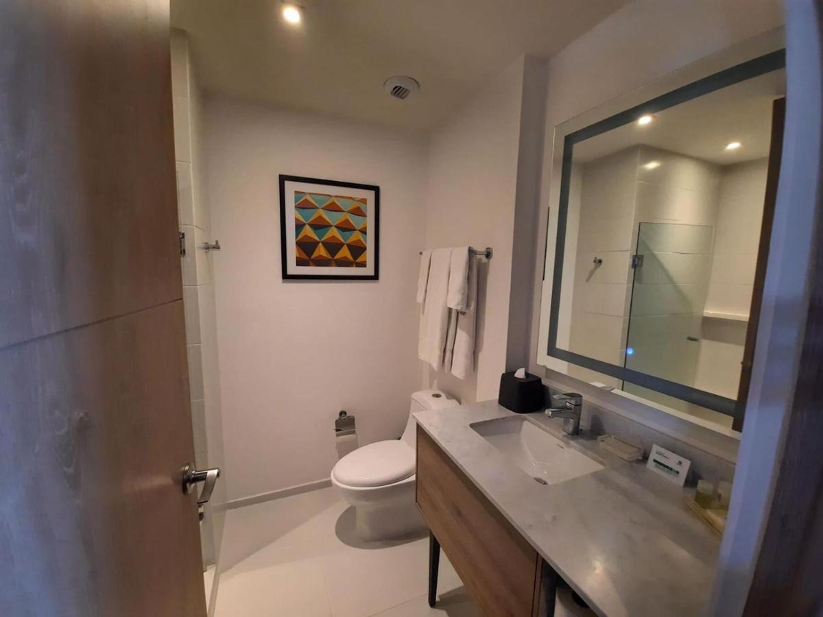 Holiday Inn & Suites - Merida La Isla By Ihg Εξωτερικό φωτογραφία