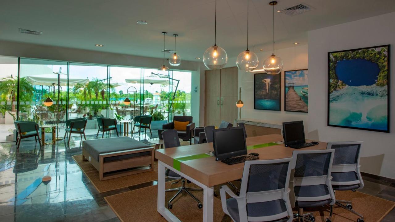 Holiday Inn & Suites - Merida La Isla By Ihg Εξωτερικό φωτογραφία