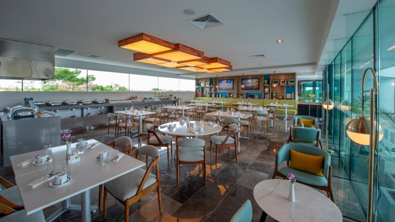 Holiday Inn & Suites - Merida La Isla By Ihg Εξωτερικό φωτογραφία
